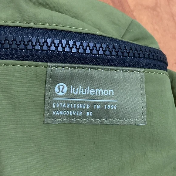 lululemon belt bag original  NWT Original OG LULULEMON Everywhere Belt Bag 1L Asphalt Gray ASGY Sold  Out